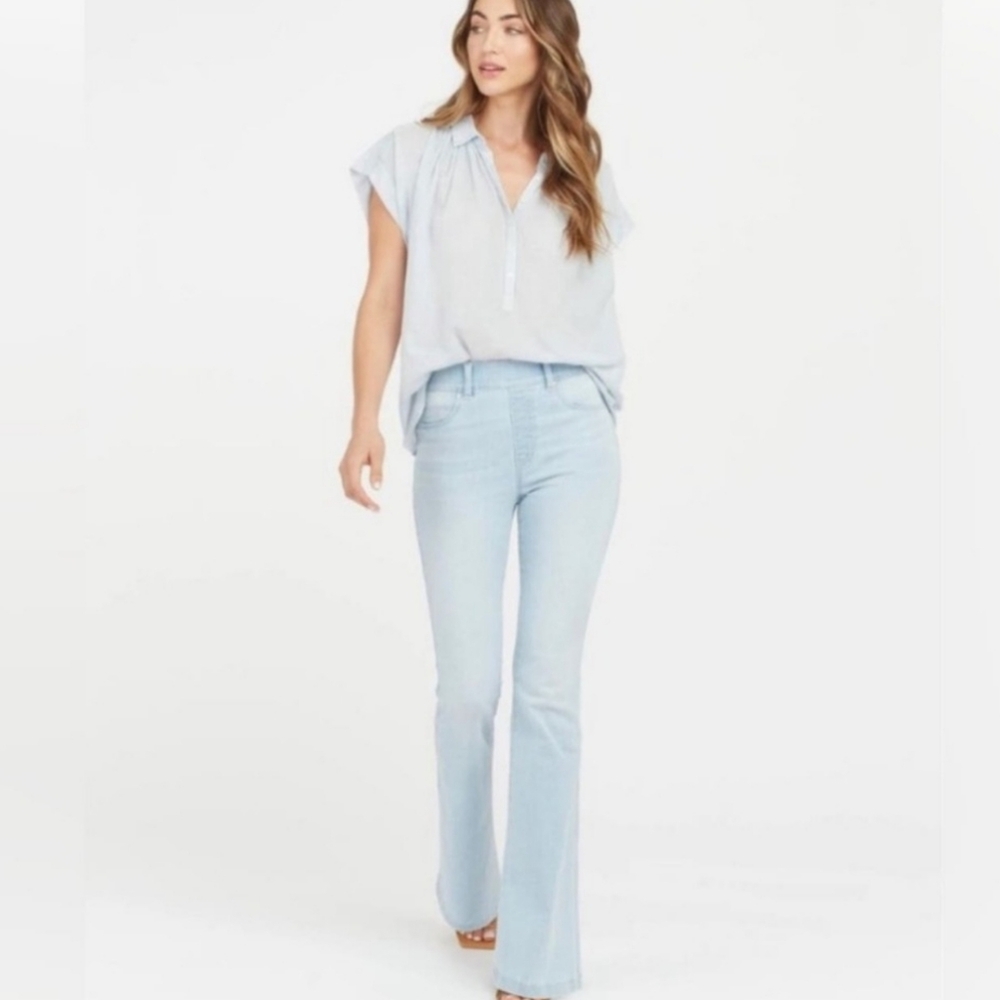 Spanx Retro Light Wash Flare‎ Jeans